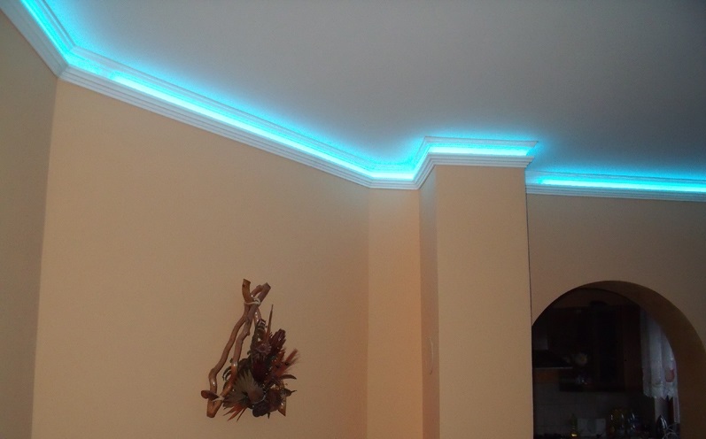 Кейс. Разноцветная подсветка потолка периметром 22 метра