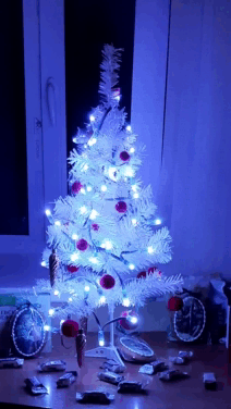 Адресные светодиодные пиксели от Giant4 украшают новогоднюю елочку