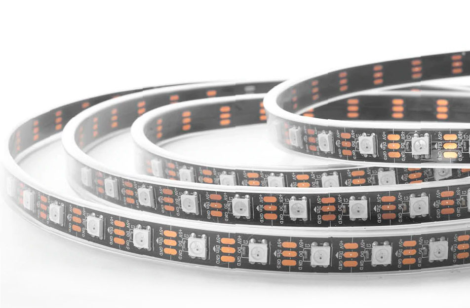 Направление движения данных указано стрелками на ленте